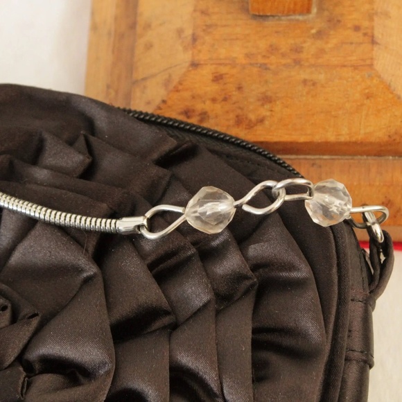 Steve Madden Y2K Black Satin Rosette Chainlink Strap Purse - Picture 4 of 4